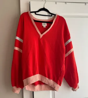 Urban Outfitters oversize sweatshirt thumbnail 1