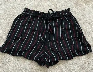 Women’s Hollister Shorts thumbnail 1