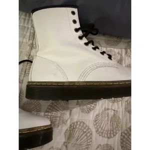 Dr. Martens Boots 101 YS Casual Lace-Up Ankle Smooth White Leather Womens Size 7 thumbnail 8