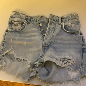 AGOLDE Jean shorts thumbnail 1