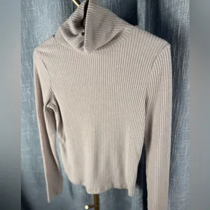 Aritzia Babaton Traverse Turtleneck Ribbed Sweater Cream Size Small thumbnail 5