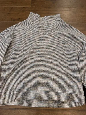 Madewell Textured Turtleneck Sweater in Heathered Neutrals Size Medium - C68-023 thumbnail 2
