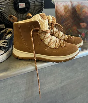 UGG Women’s Lakesider Boots Size 7 thumbnail 1