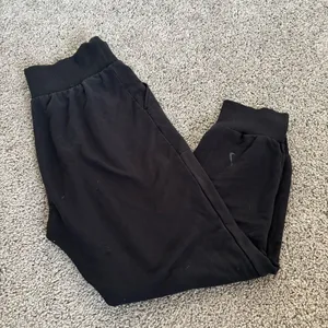 Nike Yoga Women’s Flow Hyper 7/8 Sweat Pants CJ3827 Black Size Medium thumbnail 1