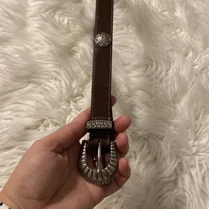 Beautiful Vintage Women Belt Genuine Leather small long 33” excellent condition thumbnail 6