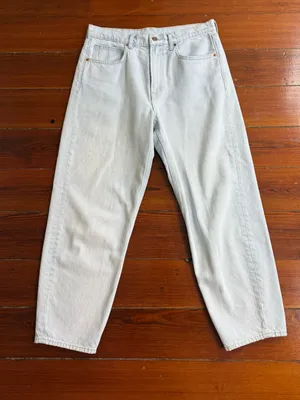 Gap High Rise Barrel Leg Jean in Light Wash Sz 29 🍄 thumbnail 1