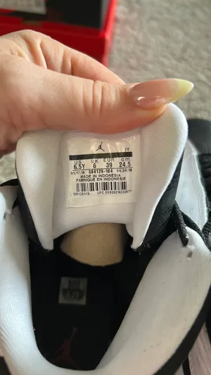 Air Jordan 13 Retro thumbnail 3