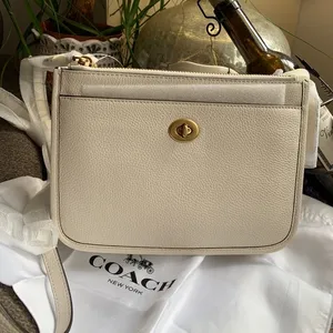 Authentic COACH 1941 Pebbled metallic gold leather 2 zip/Snap/Turnlock Crossbody thumbnail 2