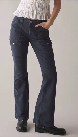 Urban Outfitters BDG Womens Brigid Low Rise Bootcut Utility Cargo Pant Size 28 thumbnail 1