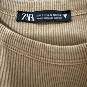 Zara Beige Short Sleeve Ribbed Tee thumbnail 2