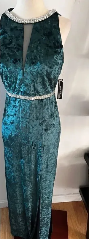 R& M Richard’s Green velvet like fancy dress size 6 thumbnail 1