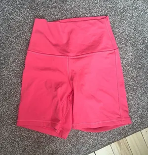 Lululemon Shorts thumbnail 1