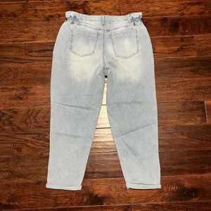 Plus size jeans Size 17, cute and high waisted. thumbnail 2
