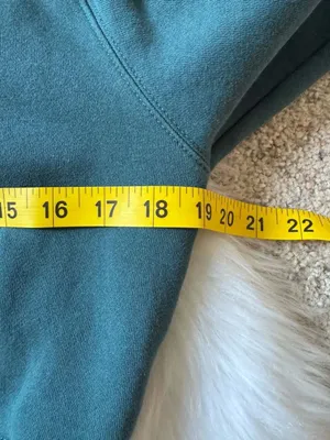 Alphalete Women's Cropped Long Sleeve Hoodie in Teal thumbnail 6