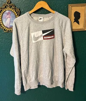 Women’s Nike Crewneck Size XL Arkansas RAZORBACKS thumbnail 1