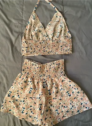Halter Top + Shorts Floral Two Piece Set Multi Size XS thumbnail 2