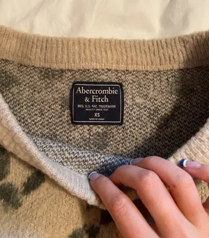 Abercrombie Sweater thumbnail 4