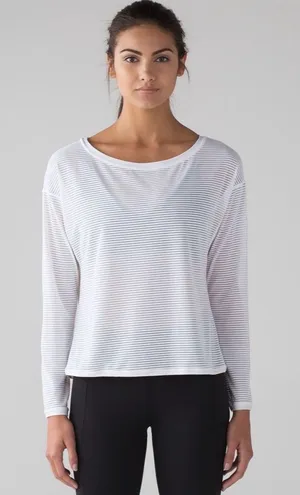 Lululemon Women's Size L Lean In Long Sleeve White Breathable Stretch Shirt thumbnail 1