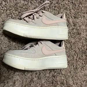 Nike Women's Sneakers - Light Pink and Gray thumbnail 5