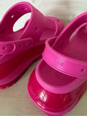 Crocs Classic Mega Crush Sandal Unisex Thick Sole Womens 8 Mens 6 Hot Pink NEW thumbnail 7