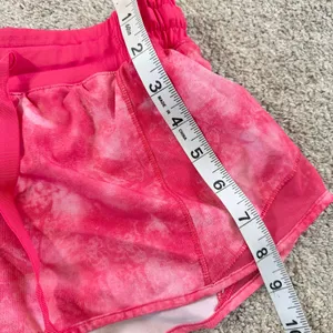 Lululemon Women’s Hotty Hot Short 2.5” in Tidal Trip Boom Juice/Boom Juice 4 thumbnail 11