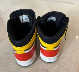 Nike Air Jordan’s 1 Mids thumbnail 3