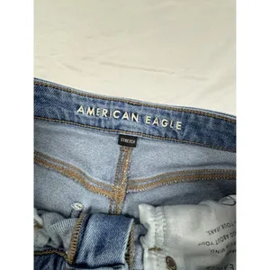 American Eagle Mom Jeans Women's 6 Long Light Wash Distressed Stretch Comfort thumbnail 6
