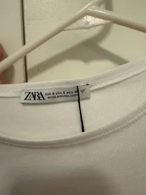 ZARA White Tee Cropped Short Sleeve thumbnail 3