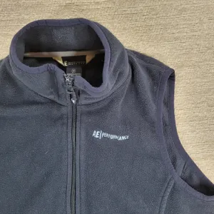 American Eagle Performance Fleece Vest Medium Navy Blue Rear Full Zip Pocket thumbnail 3