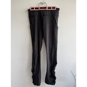 Lululemon‎ Run Inspire Crop II Black Leggings Ruched Pockets Size 6 W5638S thumbnail 2