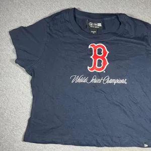 New Boston Red Sox Woman’s Medium 9x World Series Champions Woman Cropped TShirt thumbnail 1