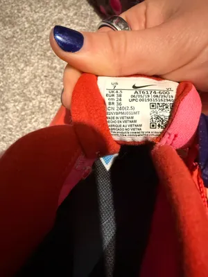 Nike Air Max 270 React Mystic Red Pink Blast Women’s 7 thumbnail 9