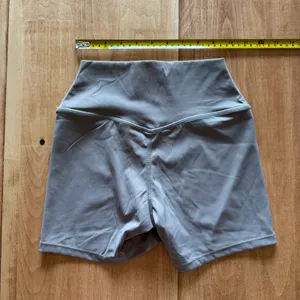 Womens High Waisted Biker Shorts Taupe Gray Medium Compression Yoga Gym Active thumbnail 3