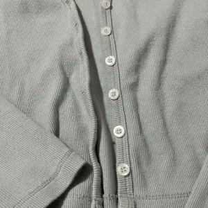 Brandy‎ Melville Paige Light Blue Ribbed Button Down V-Neck Cropped Cardigan thumbnail 3