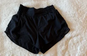 Lululemon Hotty Hot Shorts 2.5" thumbnail 1