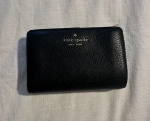 Wallet thumbnail 1