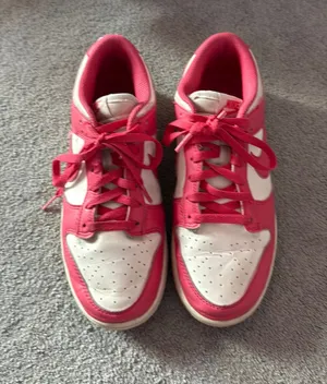 Nike Hot pink dunks thumbnail 1