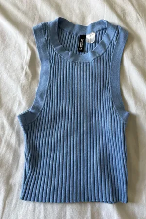 H&M Top thumbnail 1