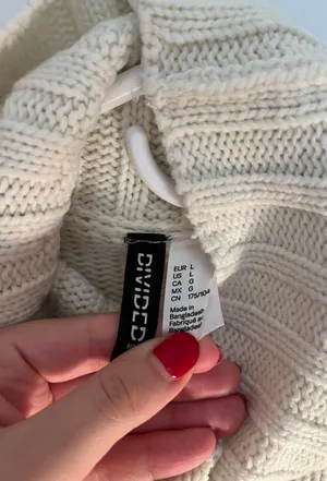 H&M Pleated Sweater Vest thumbnail 3