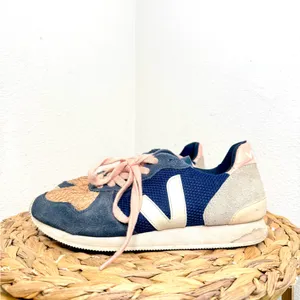 Veja Anthropologie Retro sneaker Navy and Pink suede canvas Sneakers Sz 38 women thumbnail 2