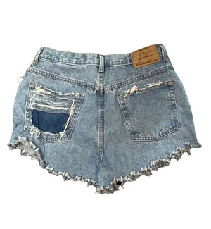Eddie Bauer Women’s Classic Fit Distressed Denim Jean Shorts thumbnail 2