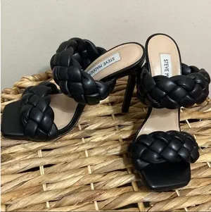 🆕 “Kenley” Steve Madden Elegant Black Braided Heels! Elegant black braided heels by Steve Madden! thumbnail 5