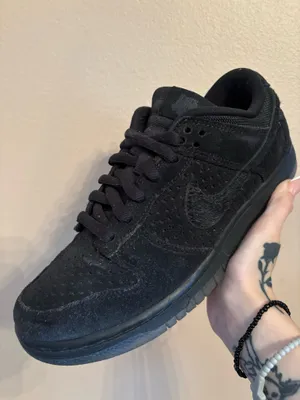 Undefeated × Nike Dunk Low 'Dunk vs AFT' thumbnail 1