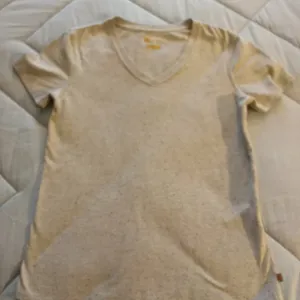 Carhartt V-neck tee thumbnail 1