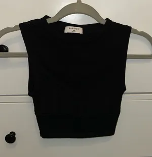 Aritzia Babaton Crop Sculpt Knit Tank thumbnail 1