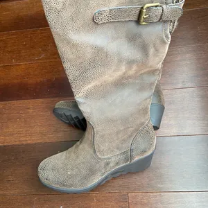 Hokus Pocus boots in excellent condition preowned size 10 thumbnail 4