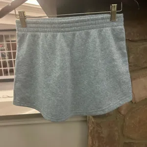Shorts Gray Athletic Shorts with Elastic Waistband and Fleece Texture Medium thumbnail 2
