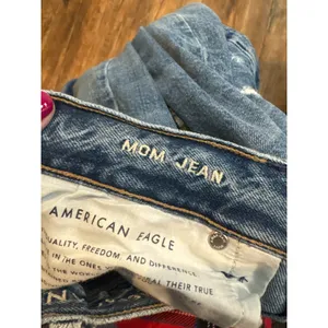 American Eagle split seam Mom Jeans thumbnail 4
