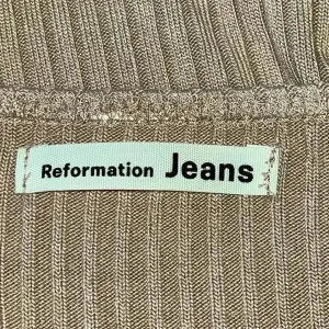 Reformation Jeans Women’s Pink Lightweight Casual Ribbed Tee Small‎ thumbnail 4