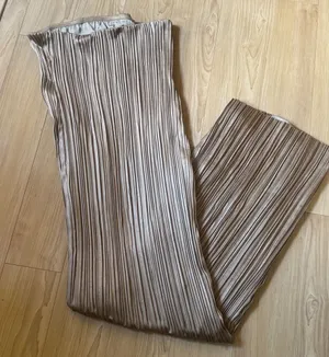 PLT GOLDISH Pleated Dress Gold Size 4 thumbnail 1